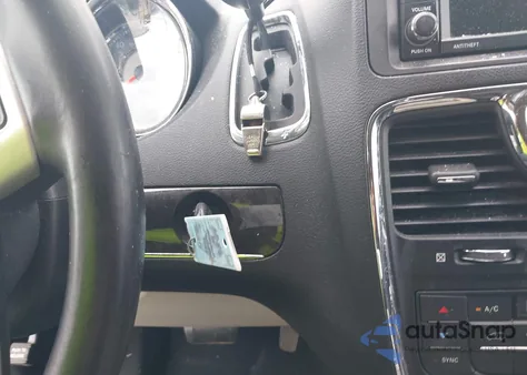 2015 Chrysler Town & Country Touring из США, поврежденный, VIN 2C4RC1BG7FR743607